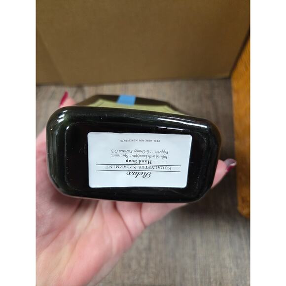 Bath + Body Works Relax Eucalyptus Spearmint Stress Relief Hand Soap 12 oz NEW! - Picture 3 of 3